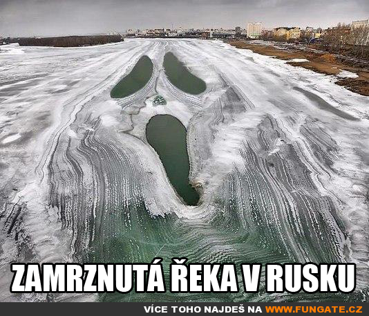 Zamrznutá řeka v Rusku